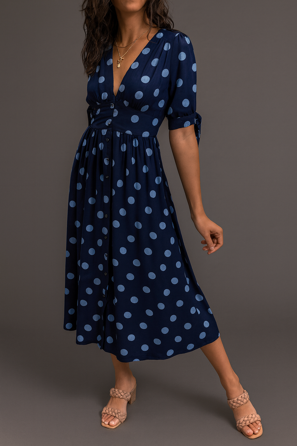 ALMUDENA | VESTIDO DE LUNARES CON ENCANTO ATEMPORAL